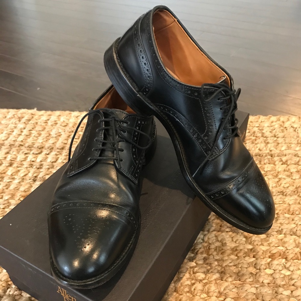ALLEN EDMONDS classic black leather cap toe 8.5C